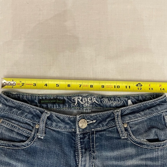 27” wrangler rock 47 ultra low rise jeans - Picture 5 of 8